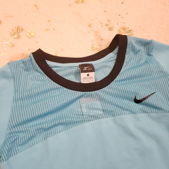 NWT Nike L Blue Mesh Crop Top - Picture 2 of 8